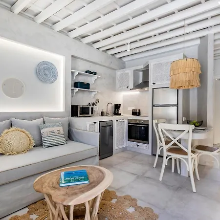 Thalassa Luxury شقة